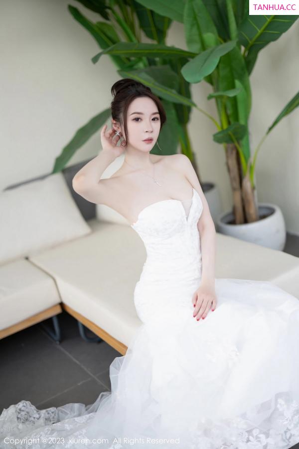 梦心玥  [XiuRen]高清写真图 2023.08.30 No.7310 梦心玥 婚纱美腿第32张图片